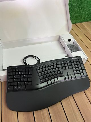 Teclado y Ratón Ergonómico Microsoft Negro Aleman