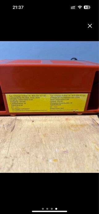 Cargador Batería Coche HELLA Charger 6