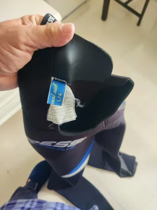 Traje de neopreno cressy.