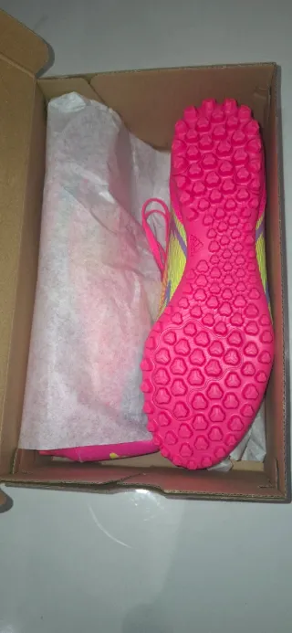 Botas de fútbol Adidas F50 multitaco nuevas