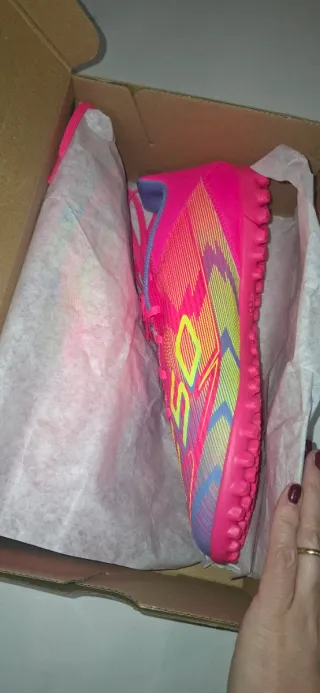 Botas de fútbol Adidas F50 multitaco nuevas