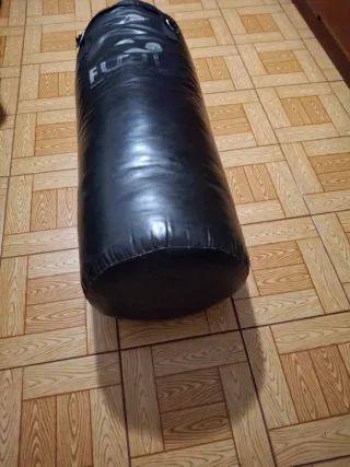 Saco de boxeo FUJI,30kg,1m,piel