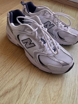 Zapatillas New Balance 530 Gris y Blanco