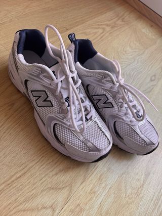 Zapatillas New Balance 530 Gris y Blanco