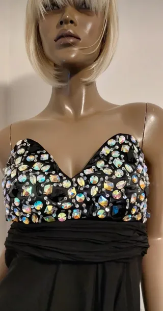 Abito senza spalline con strass