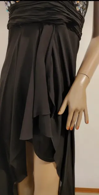 Abito senza spalline con strass