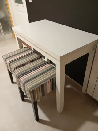 Lote Mesa + 2 taburetes Ikea