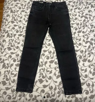 Pantalón vaquero Pull & Bear negro Talla S