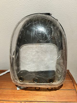 Mochila transportín para gato transparente
