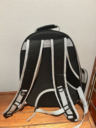 Mochila transportín para gato transparente