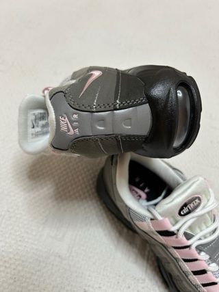 Nike Air Max 95 Gris y Rosa talla 40EU