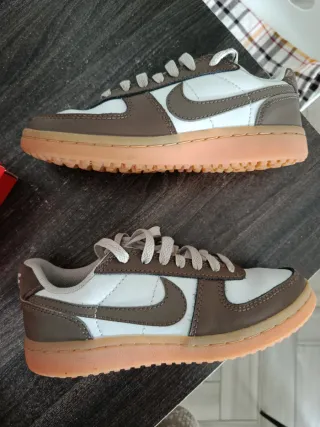 Nike Campo Nuove con Cartellino