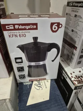 Cafetera de aluminio Orbegozo KFN 610