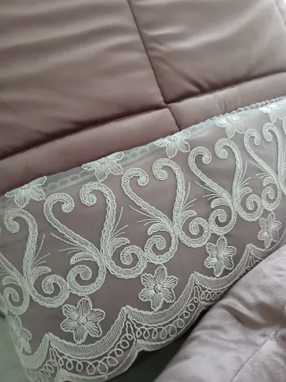 Trapunta rosa con pizzo