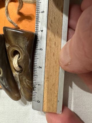 Alamari Bottoni Marroni Effetto Corno