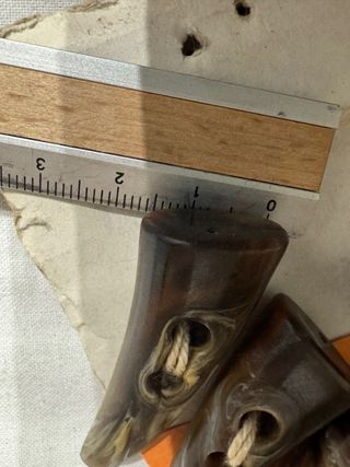 Alamari Bottoni Marroni Effetto Corno