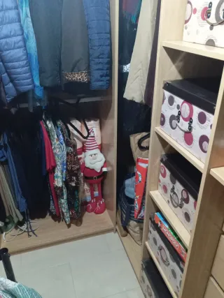 Ropero a medida de madera