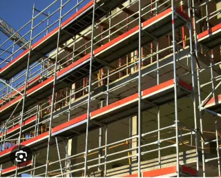 Se precisa montadores de andamios