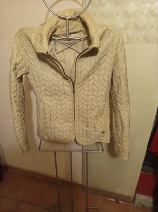 Chaqueta Burberry Beige Acolchada