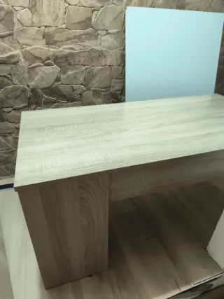 Mesa elevable de madera