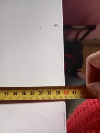 Cómoda de madera amarilla