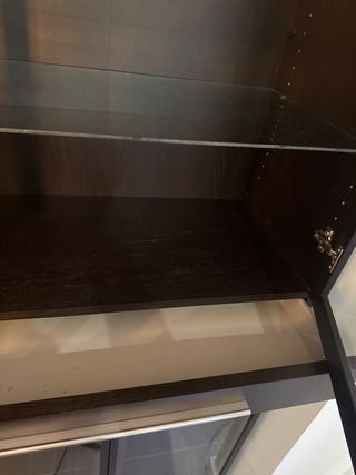 Aparador IDANÄS IKEA Madera y Cristal