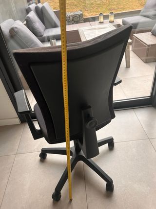 Sillón de oficina ergonómico negro