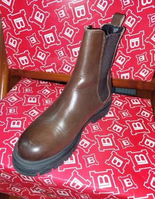 Stivaletto donna pelle marrone basso usato poche v