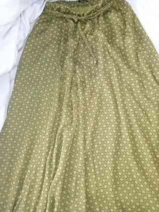 Falda larga Zara estampada Como nueva Verde milita