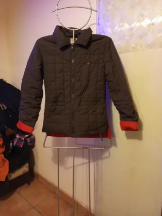 Chaqueta Tommy Hilfiger Marrón y Roja