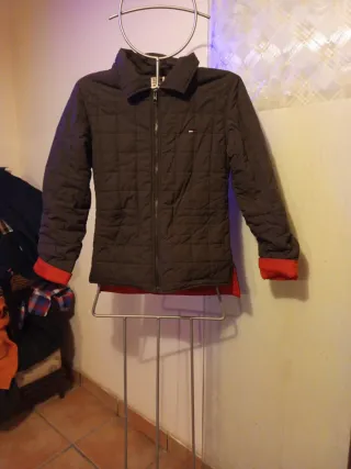 Chaqueta Tommy Hilfiger Marrón y Roja