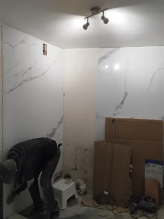 Montaje de Láminas decorativas mármol para baño