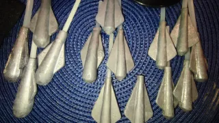 Conjunto pesca: 2 cañas, piquetas, accesorios