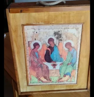 Caja de madera pintada a man tamaño grande