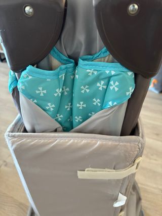 Trona de viaje plegable con colchón 2 artículos