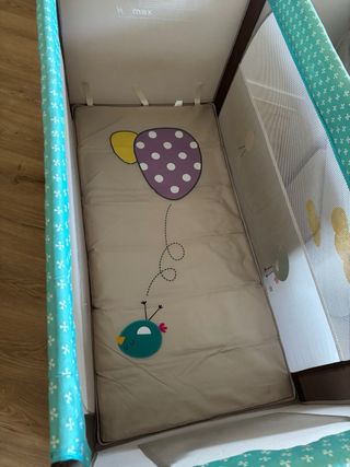 Trona de viaje plegable con colchón 2 artículos