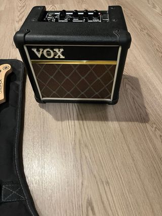 Guitarra Yamaha Pacifica + Amplificador + funda