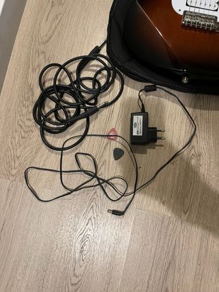 Guitarra Yamaha Pacifica + Amplificador + funda