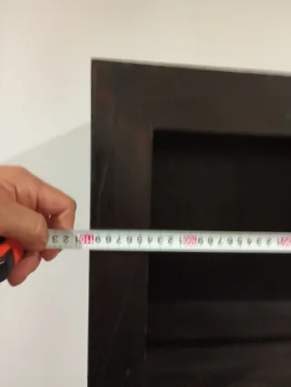 Estantería vitrina solida con puertas de cristal