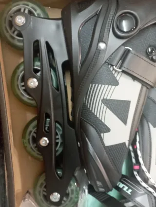 Patines en línea negros