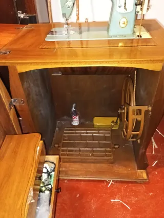 Máquina de coser Alfa Royale