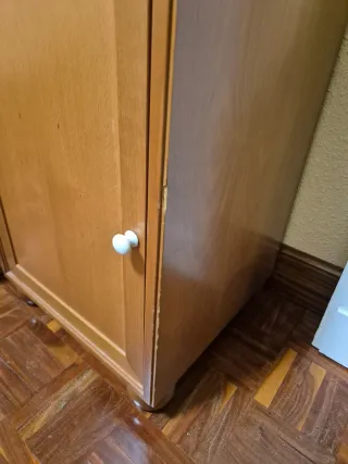 Mesitas de madera con tapa de mármol