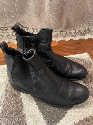 Stivaletti in pelle neri