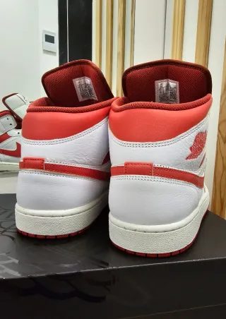 Nike Air Jordan 1 Mid SE