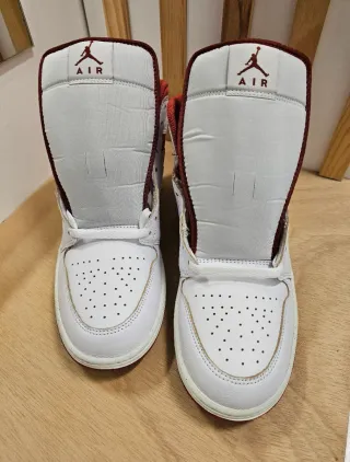 Nike Air Jordan 1 Mid SE