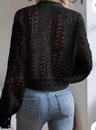 Top corto encaje negro