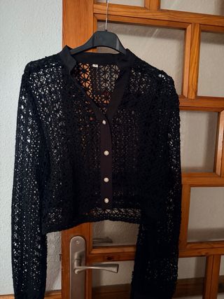 Top corto encaje negro