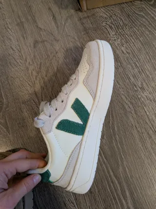 Zapatillas Veja Blancas y Verdes
