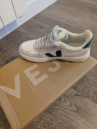Zapatillas Veja Blancas y Verdes