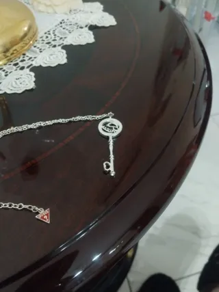 Guess collana con ciondolo chiave